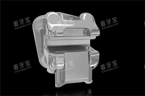 奥美科自锁托槽矫正器易于打开和关闭的门设计.jpg 奥美科自锁托槽矫正器易于打开和关闭的门设计.jpg