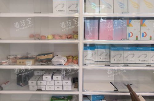 贵港柏乐口腔牙齿治疗材料展示.jpg 贵港柏乐口腔牙齿治疗材料展示.jpg