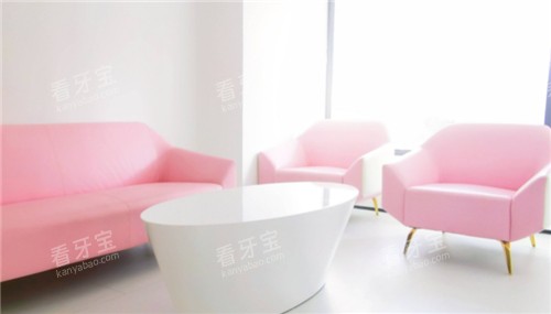 北京整齐娃娃口腔休息区一角.jpg 北京整齐娃娃口腔休息区一角.jpg