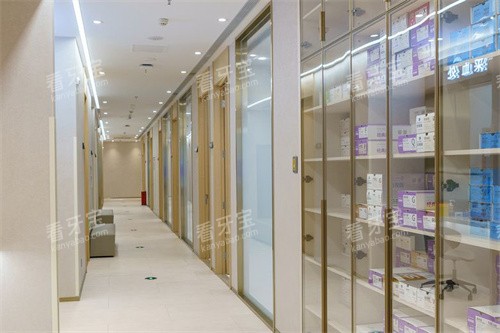 嘉兴曙光口腔走廊环境.jpg 嘉兴曙光口腔走廊环境.jpg