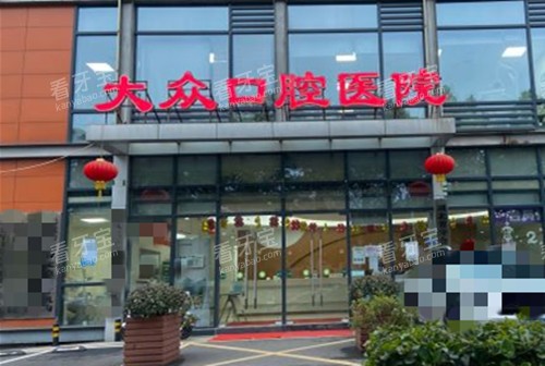 �人���ڿ�ǻ��ͷ����.jpg