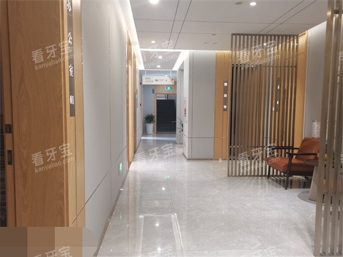 昆明美奥口腔医院走廊环境.jpg 昆明美奥口腔医院走廊环境.jpg
