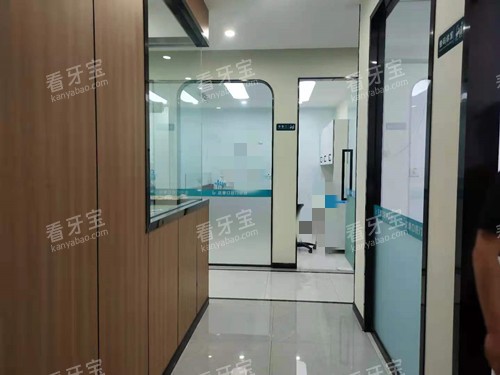 达州达康口腔内部过道环境.jpg 达州达康口腔内部过道环境.jpg