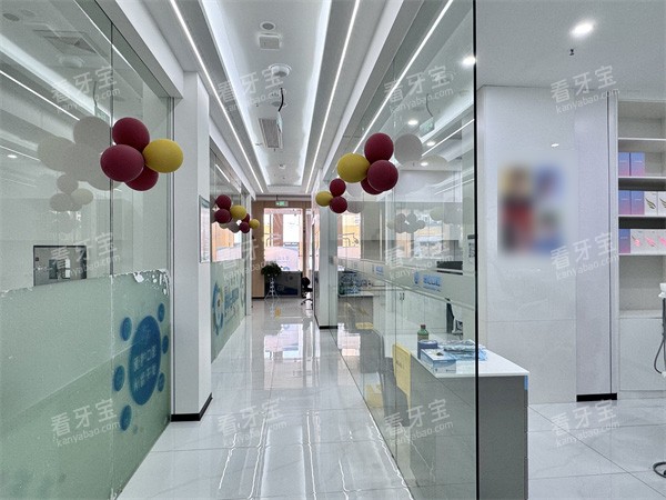 抚州德伦口腔走廊环境展示.jpg 抚州德伦口腔走廊环境展示.jpg