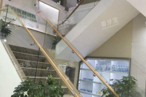 怀化博奥口腔楼梯.jpg 怀化博奥口腔楼梯.jpg