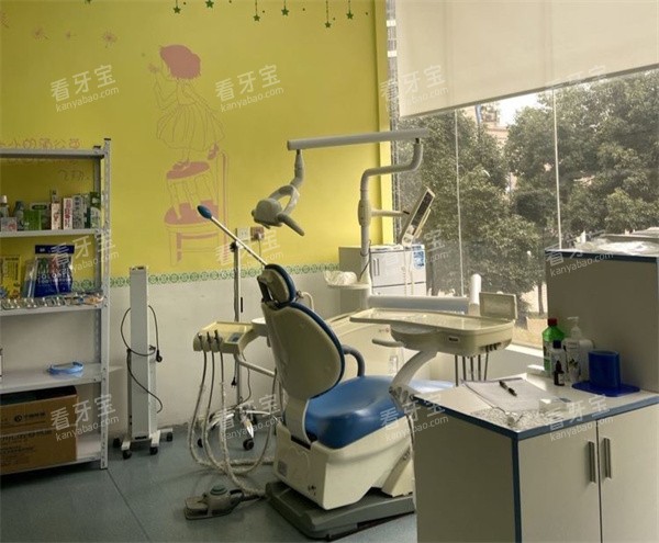 安顺博艺口腔治疗室环境图.jpg 安顺博艺口腔治疗室环境图.jpg