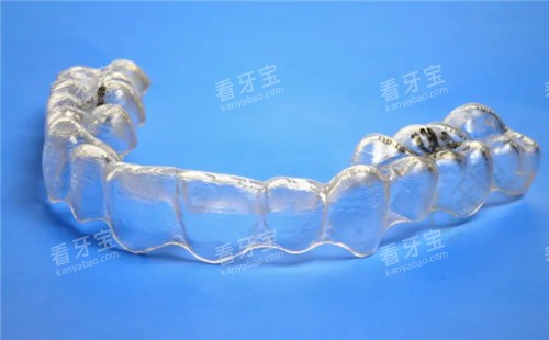隐形牙套单幅照片.jpg 隐形牙套单幅照片.jpg