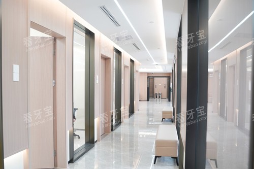 深圳港龙医院口腔科治疗区图.jpg 深圳港龙医院口腔科治疗区图.jpg