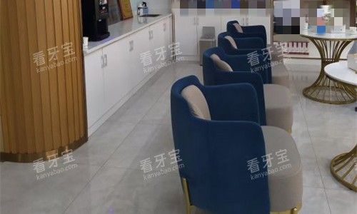 商丘景丰口腔大厅休息区.jpg 商丘景丰口腔大厅休息区.jpg