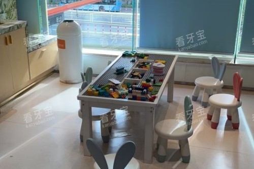 厦门瑞齿口腔儿童玩耍区.jpg 厦门瑞齿口腔儿童玩耍区.jpg