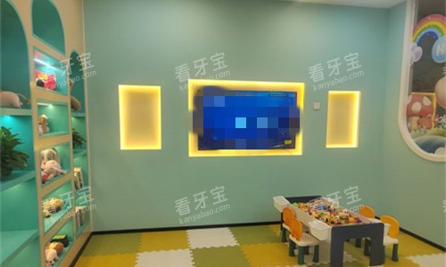 郑州科美口腔儿童区.jpg 郑州科美口腔儿童区.jpg