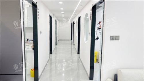 鹤壁崇德口腔走廊环境.jpg 鹤壁崇德口腔走廊环境.jpg