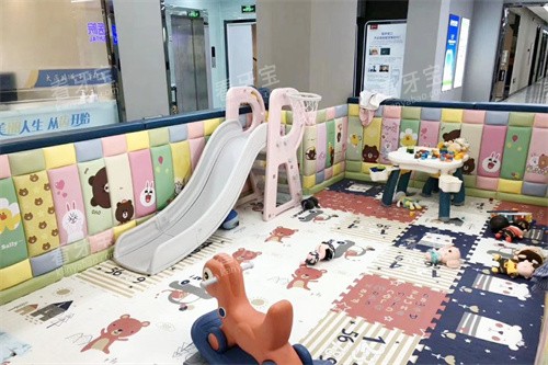 固始利群口腔医院儿童游乐区.jpg 固始利群口腔医院儿童游乐区.jpg