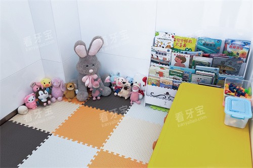 武汉郎歌口腔儿童游乐区.jpg 武汉郎歌口腔儿童游乐区.jpg