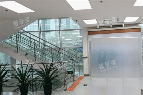 北京瑞泰口腔二楼环境.jpg 北京瑞泰口腔二楼环境.jpg