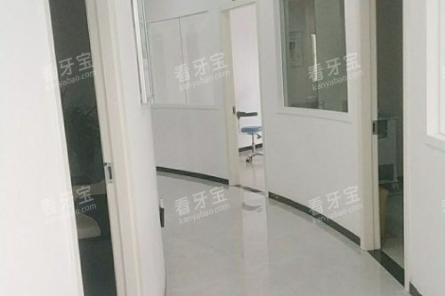 邵阳大众芙蓉口腔治疗室.jpg 邵阳大众芙蓉口腔治疗室.jpg