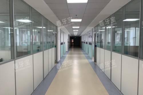 益阳康雅医院口腔科走廊.jpg 益阳康雅医院口腔科走廊.jpg
