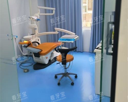 丽水龙泉健川口腔门诊部牙椅治疗室.jpg 丽水龙泉健川口腔门诊部牙椅治疗室.jpg