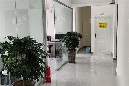 绵阳彩虹时代口腔诊疗区走廊.jpg 绵阳彩虹时代口腔诊疗区走廊.jpg