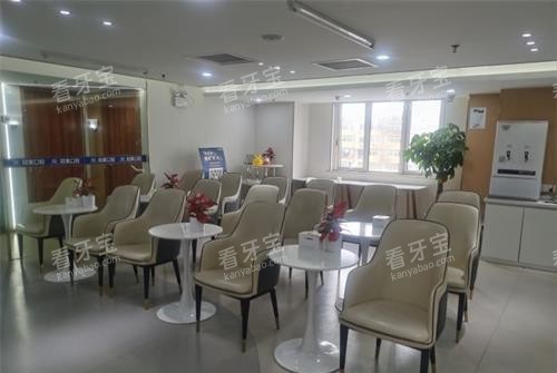 北京冠美口腔总院休息区.jpg 北京冠美口腔总院休息区.jpg