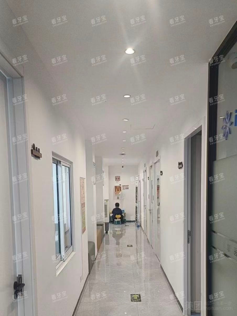 桐庐诚挚口腔走廊环境.jpg 桐庐诚挚口腔走廊环境.jpg