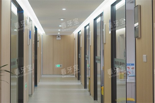 衢州柯城口腔医院走廊环境图.jpg 衢州柯城口腔医院走廊环境图.jpg