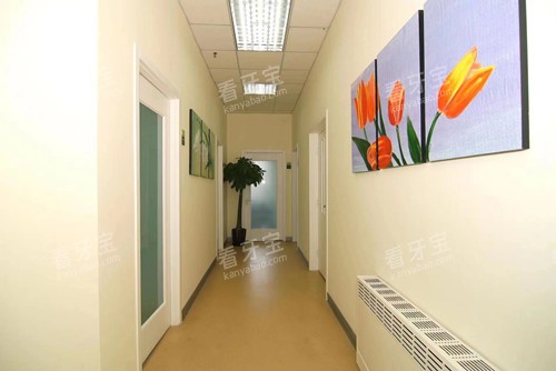 北京朗瑞口腔(望京店)走廊环境图.jpg 北京朗瑞口腔(望京店)走廊环境图.jpg