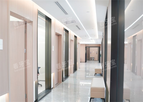 深圳港龙口腔走廊.png 深圳港龙口腔走廊.png