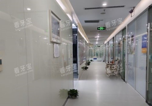 深圳拜博口腔走廊环境示意图.jpg 深圳拜博口腔走廊环境示意图.jpg