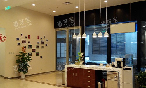 深圳瑞尔齿科吧台环境.jpg 深圳瑞尔齿科吧台环境.jpg