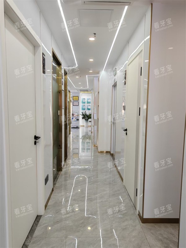 深圳汇港口腔走廊.jpg 深圳汇港口腔走廊.jpg