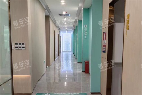 深圳康乐一欣口腔走廊.jpg 深圳康乐一欣口腔走廊.jpg