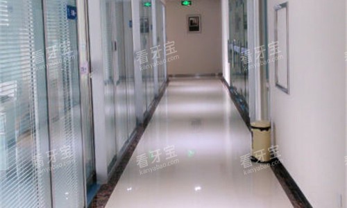 郑州未来口腔走廊图.jpg 郑州未来口腔走廊图.jpg