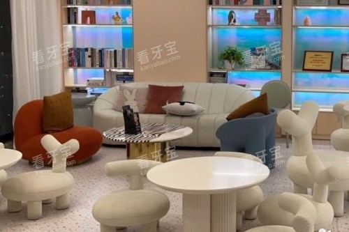 深圳童美口腔侨香店候诊区.jpg 深圳童美口腔侨香店候诊区.jpg