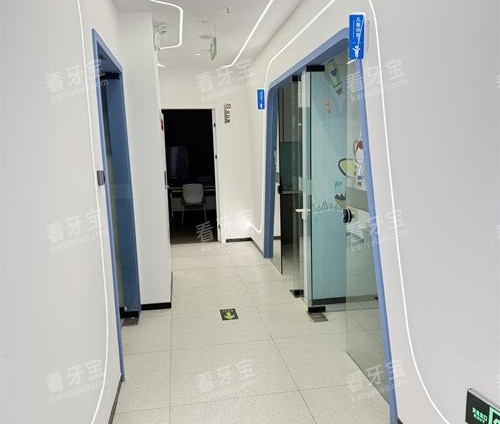 福建省福州市正嵘口腔走廊.jpg 福建省福州市正嵘口腔走廊.jpg