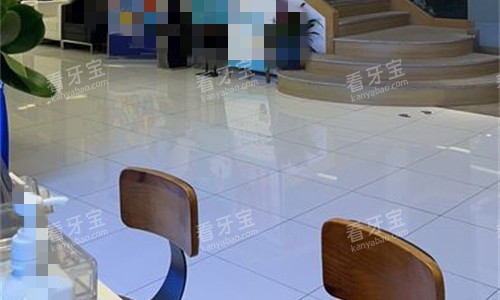 合肥新安口腔楼梯图.jpg 合肥新安口腔楼梯图.jpg