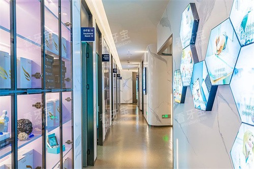 上海鼎植口腔中山公园店走廊环境.jpg 上海鼎植口腔中山公园店走廊环境.jpg