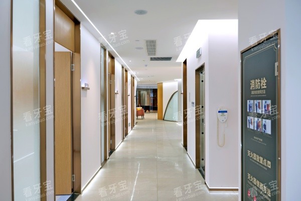 上海美乐口腔医院走廊照.jpg 上海美乐口腔医院走廊照.jpg