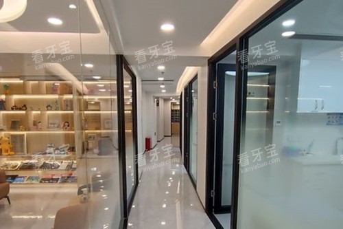 深圳蒙恩齿科走廊图.jpg 深圳蒙恩齿科走廊图.jpg