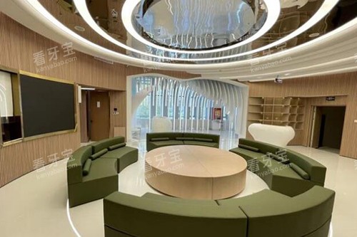 乌鲁木齐福宏林口腔等候区.jpg 乌鲁木齐福宏林口腔等候区.jpg