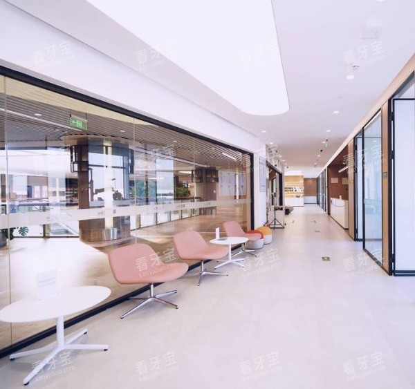 北京茗视光眼科医院诊室外等候区.jpg 北京茗视光眼科医院诊室外等候区.jpg