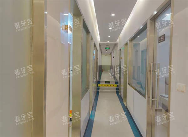宁波鄞州溢泽口腔室内过道.png 宁波鄞州溢泽口腔室内过道.png