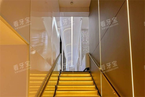 邢台美植口腔楼梯间.jpg 邢台美植口腔楼梯间.jpg