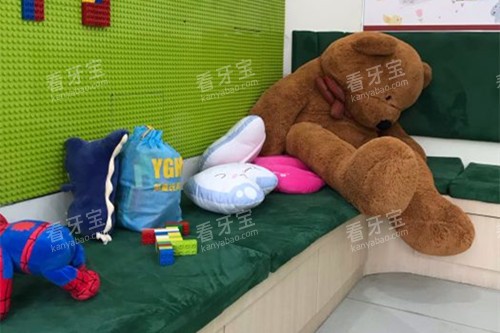 南充美昂口腔儿童玩乐区环境.jpg 南充美昂口腔儿童玩乐区环境.jpg