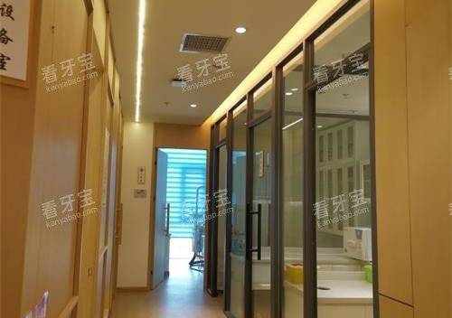 北京奔跑口腔走廊.jpg 北京奔跑口腔走廊.jpg