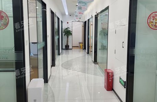 重庆德贝口腔诊疗室外景图.jpg 重庆德贝口腔诊疗室外景图.jpg