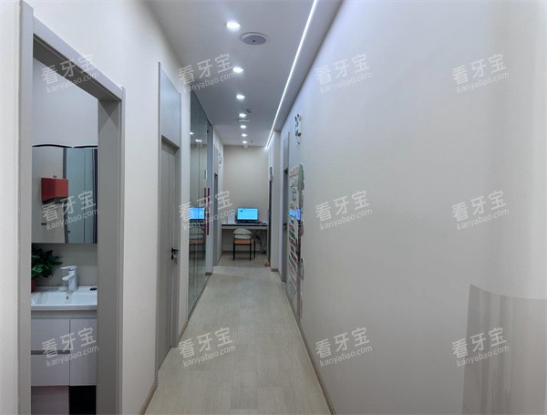 淮南奥美口腔山南店走廊.jpg 淮南奥美口腔山南店走廊.jpg
