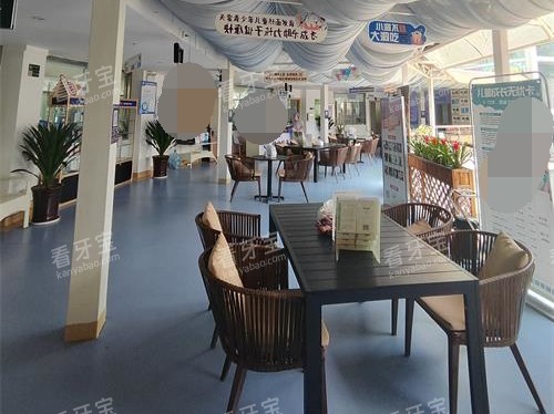 保山德康口腔等候区环境.jpg 保山德康口腔等候区环境.jpg