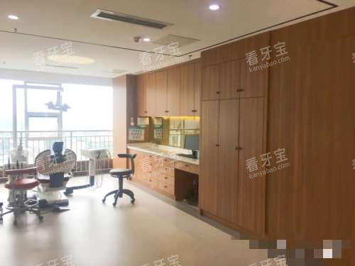 四川口腔医院治疗室.jpg 四川口腔医院治疗室.jpg