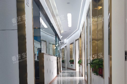 嘉峪关康之美口腔走廊环境图.jpg 嘉峪关康之美口腔走廊环境图.jpg